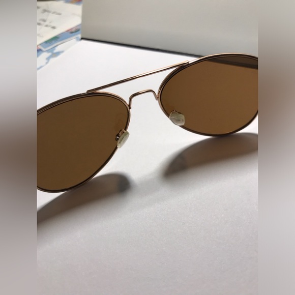 Quick Sale! Aviator sunglasses - Picture 2 of 9